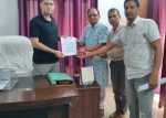 वन भूमि पर अवैध कब्जे के खिलाफ बजरंग दल ने रेंजर को सौंपा ज्ञापन