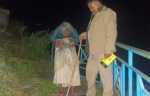 स्मृति-लोप से पीड़ित बुजुर्ग महिला को पुलिस ने परिवार से कराया मिलाप