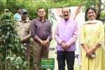 विश्व पर्यावरण दिवस पर वन मंत्री सुबोध उनियाल ने किया वृक्षारोपण